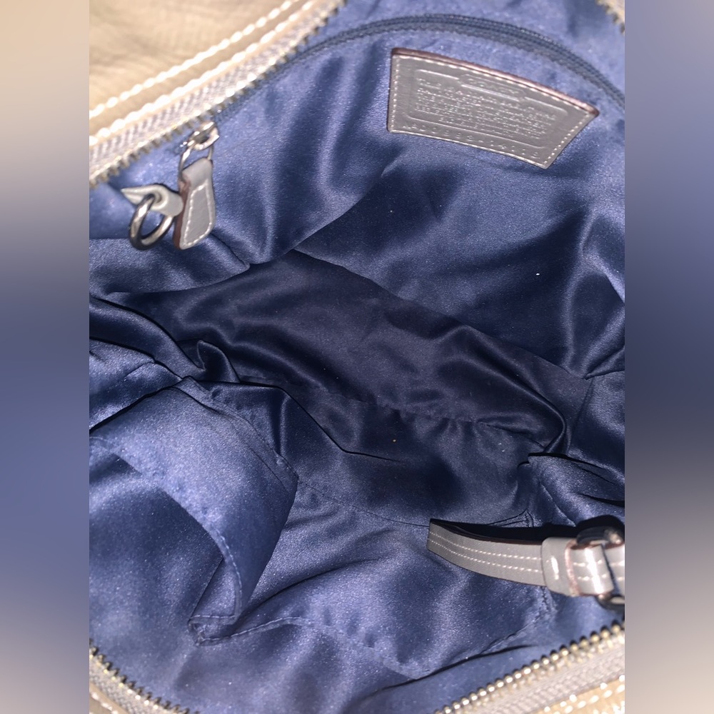 Coach Olive 🫒 Green Hobo patent Leather size medium - Picture 5 of 12